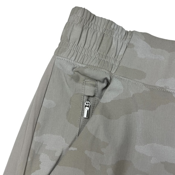 Athleta Brooklyn Textured Camo Jogger Pants Grey/Beige - Size 26 - Picture 13 of 16